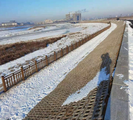 吉林省大禹水利水電建設有限公司伊通縣伊通河邊路燈護欄項目